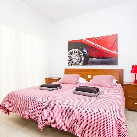Playa Blanca Sleeps 8 Pool Air Con T400282 Вилла
