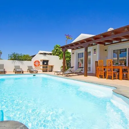 Вилла Playa Blanca Sleeps 8 Pool Air Con T400282 *