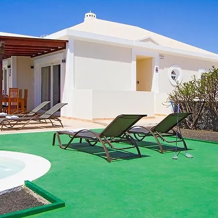 Playa Blanca Sleeps 8 Pool Air Con T400282 Вилла Коста Бланка