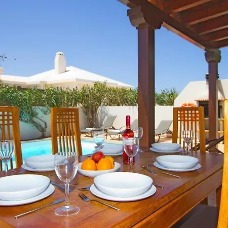 Playa Blanca Sleeps 8 Pool Air Con T400282 *