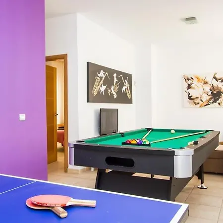 Playa Blanca Sleeps 8 Pool Air Con T400282 Villa *